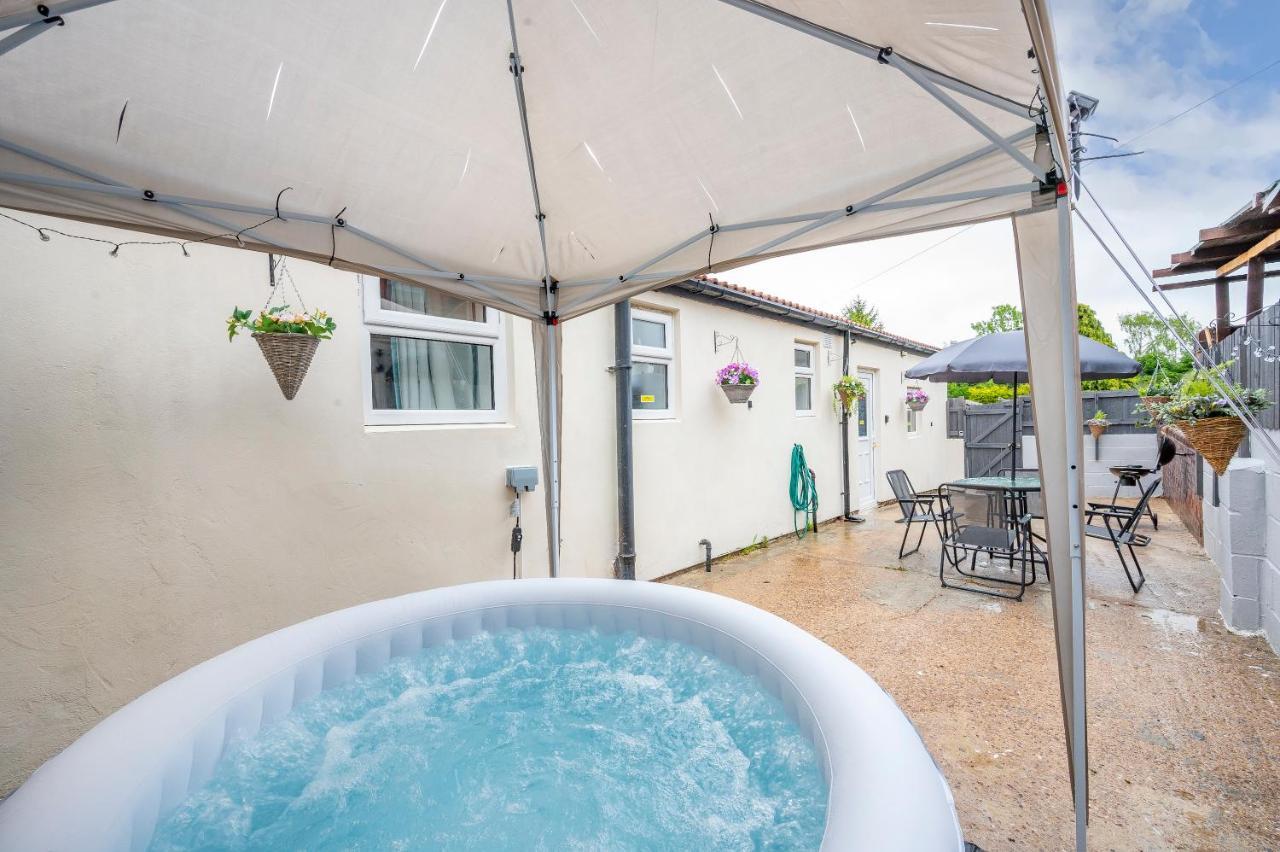 *2a* Ground Floor House Setup For Your Amazing & Relaxed + Free Parking + Free Fast Wifi Ferienhaus