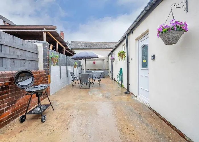 *2A* Ground Floor House Setup For Your Most Amazing & Relaxed Stay + Free Parking + Free Fast Wifi