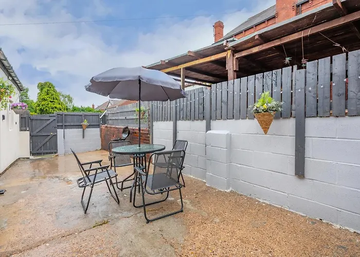 *2A* Ground Floor House Setup For Your Most Amazing & Relaxed Stay + Free Parking + Free Fast Wifi