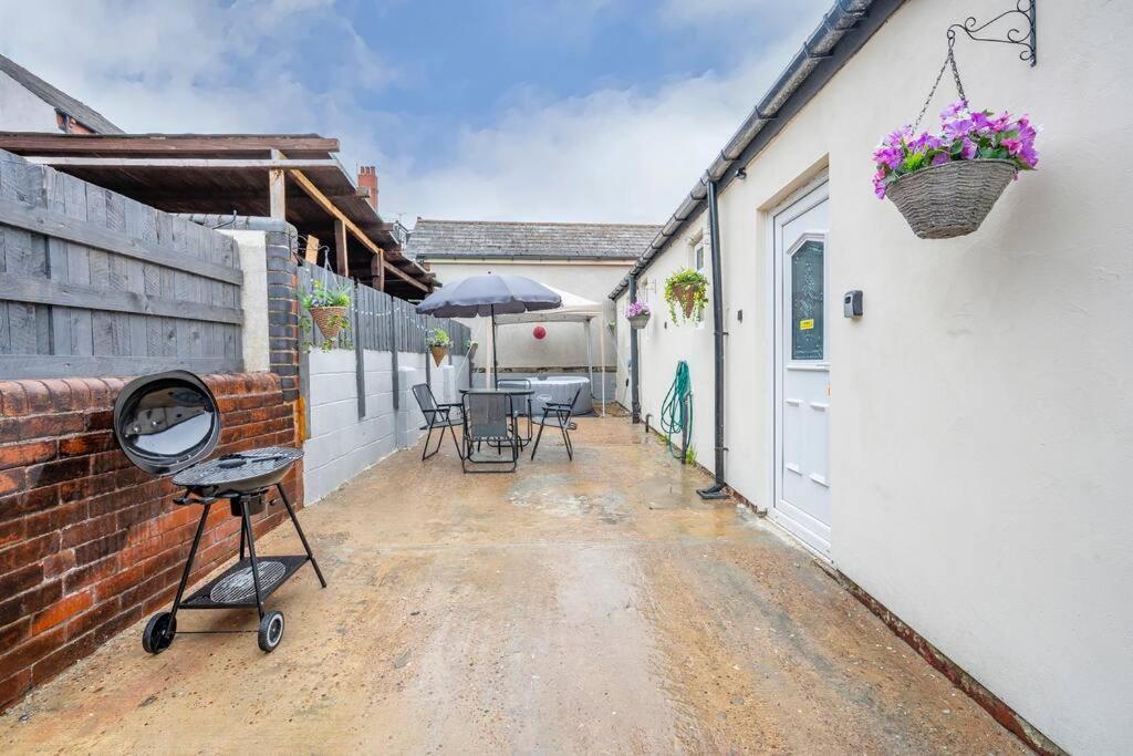 Holiday home *2a* Ground Floor House Setup For Your Amazing & Relaxed + Free Parking + Free Fast Wifi *